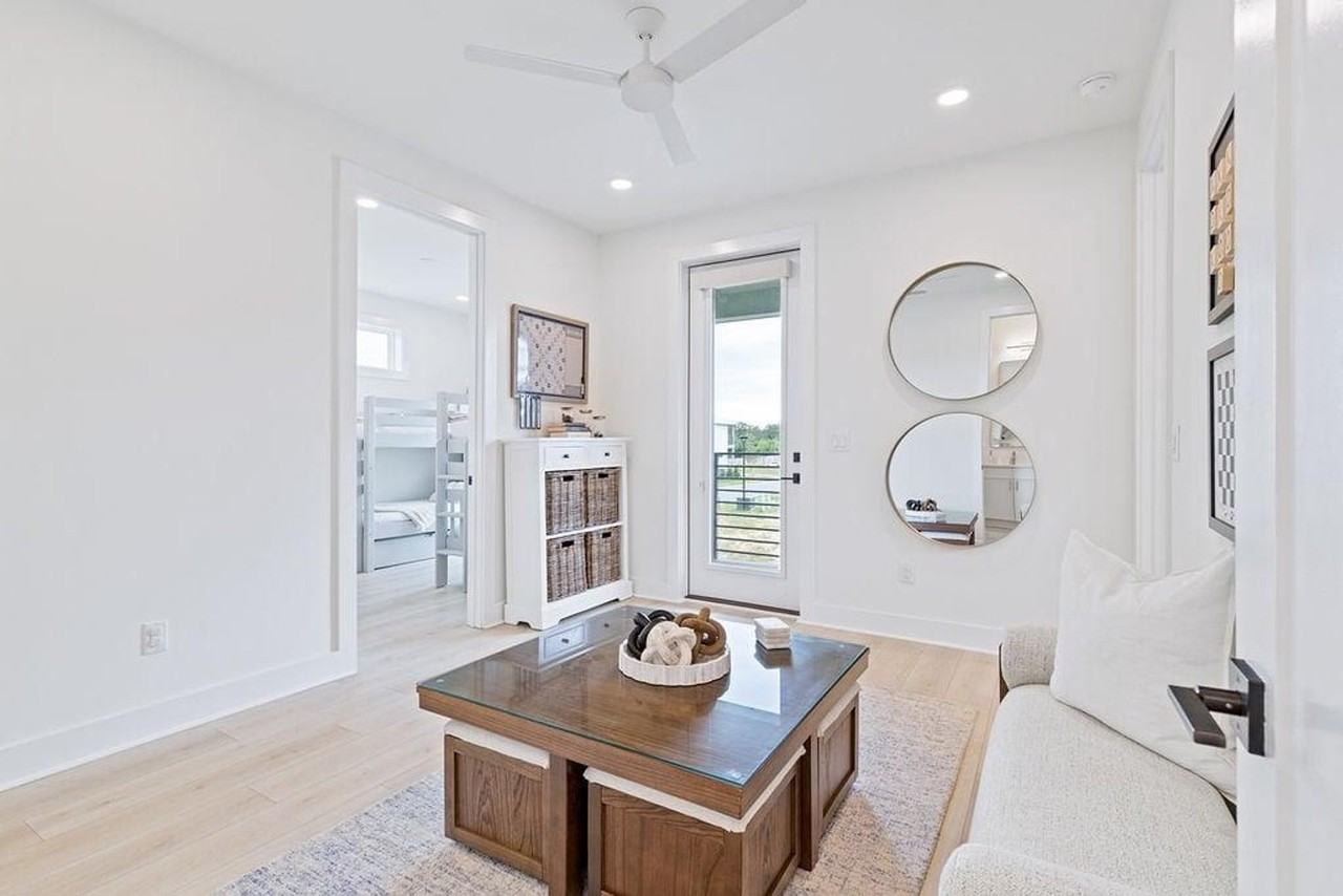 68 Sarah St #1447174P - Photo 3 of 50