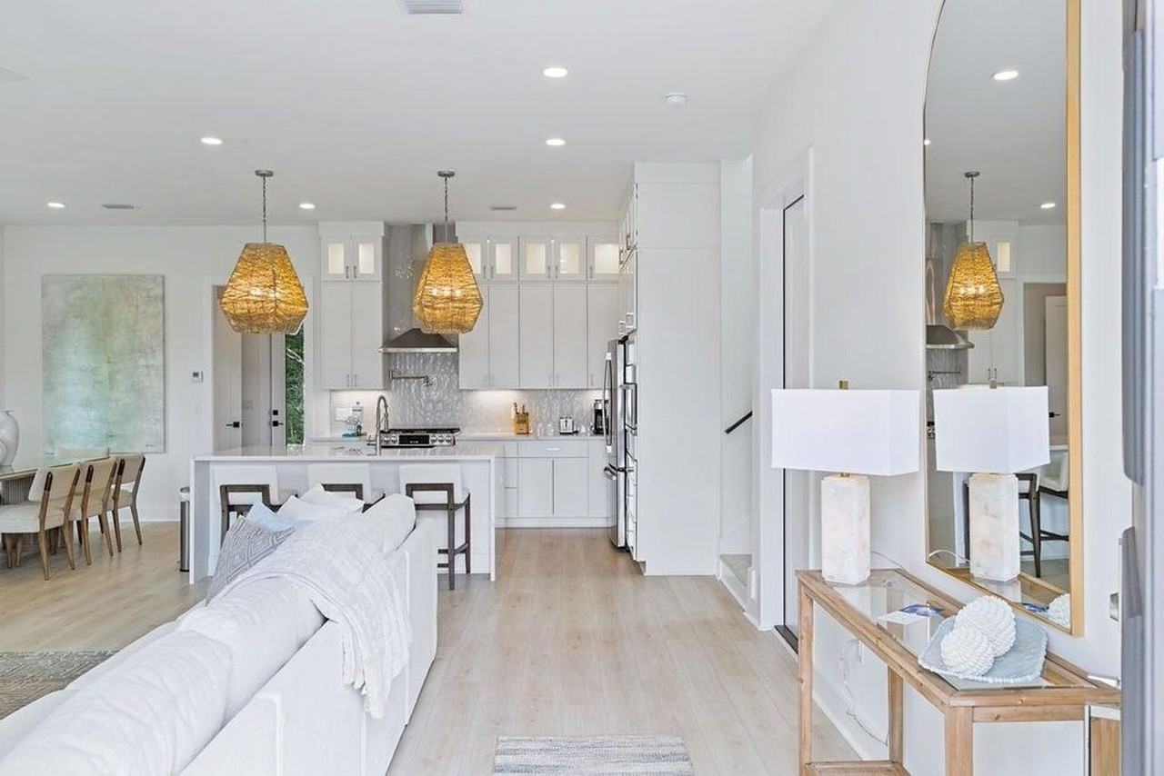 68 Sarah St #1447174P - Photo 4 of 50