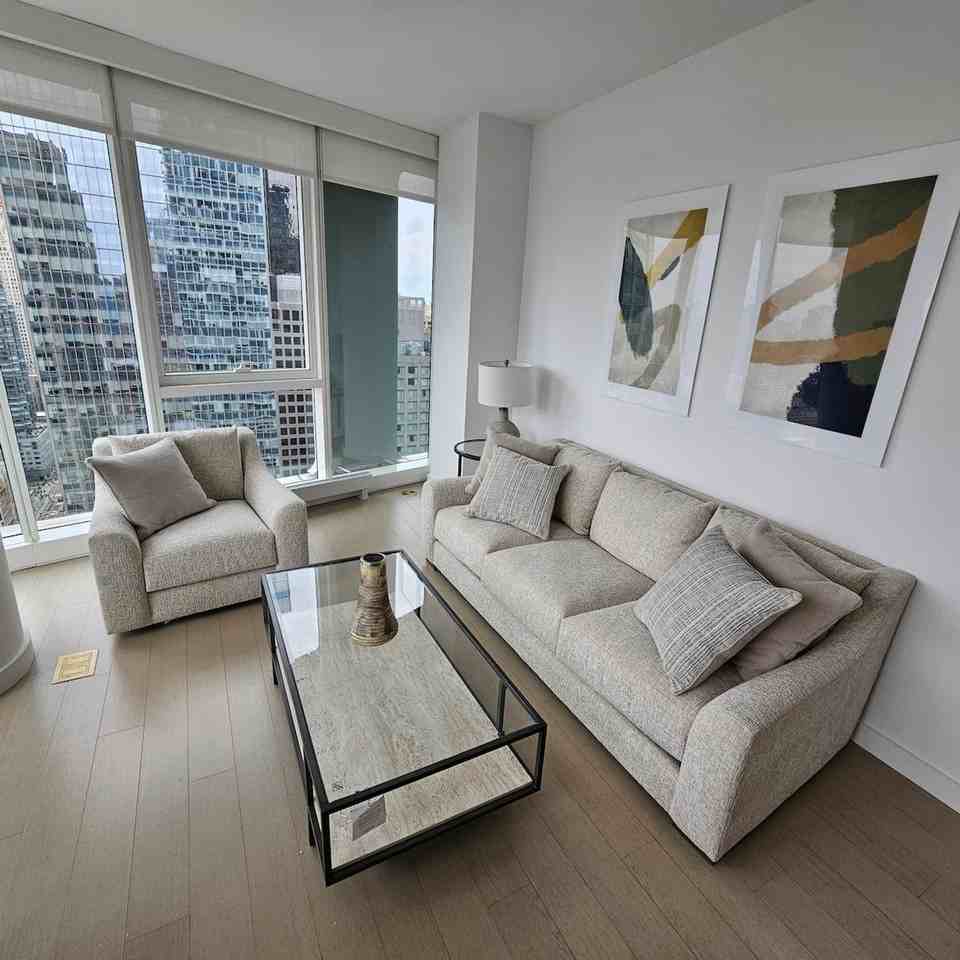 1626 Broadway #1461706P - Photo 3 of 17