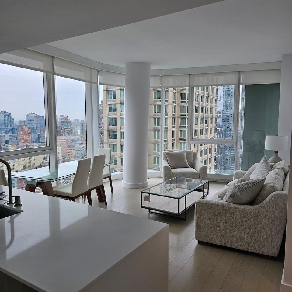 1626 Broadway #1461706P - Photo 4 of 17