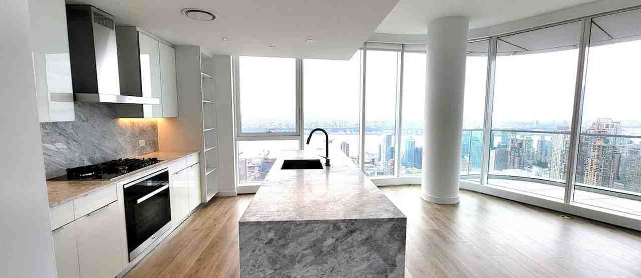 1626 Broadway #1461706P - Photo 6 of 17