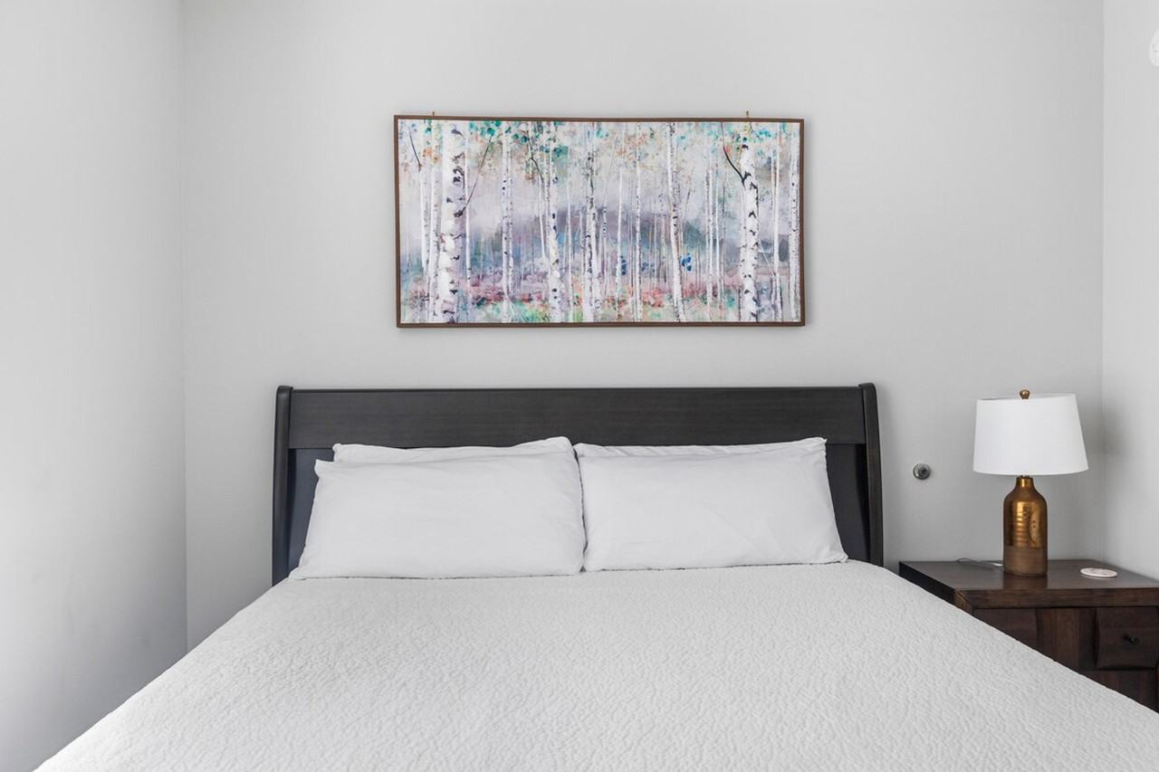 325 W 34th St #1461704P - Photo 6 of 16