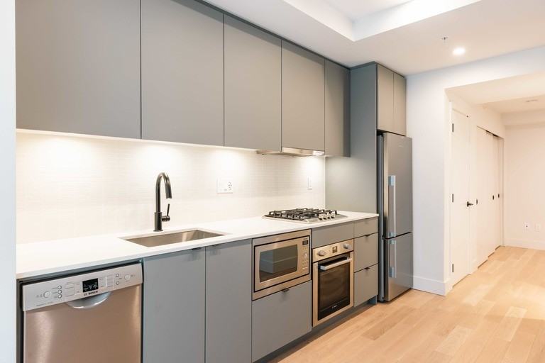 2714 Spring St - Photo 5 of 17