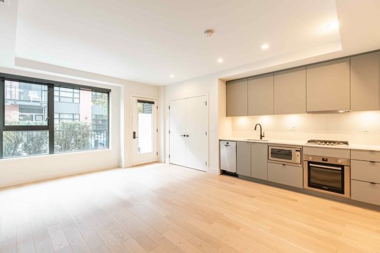 2714 Spring St - Photo 7 of 17