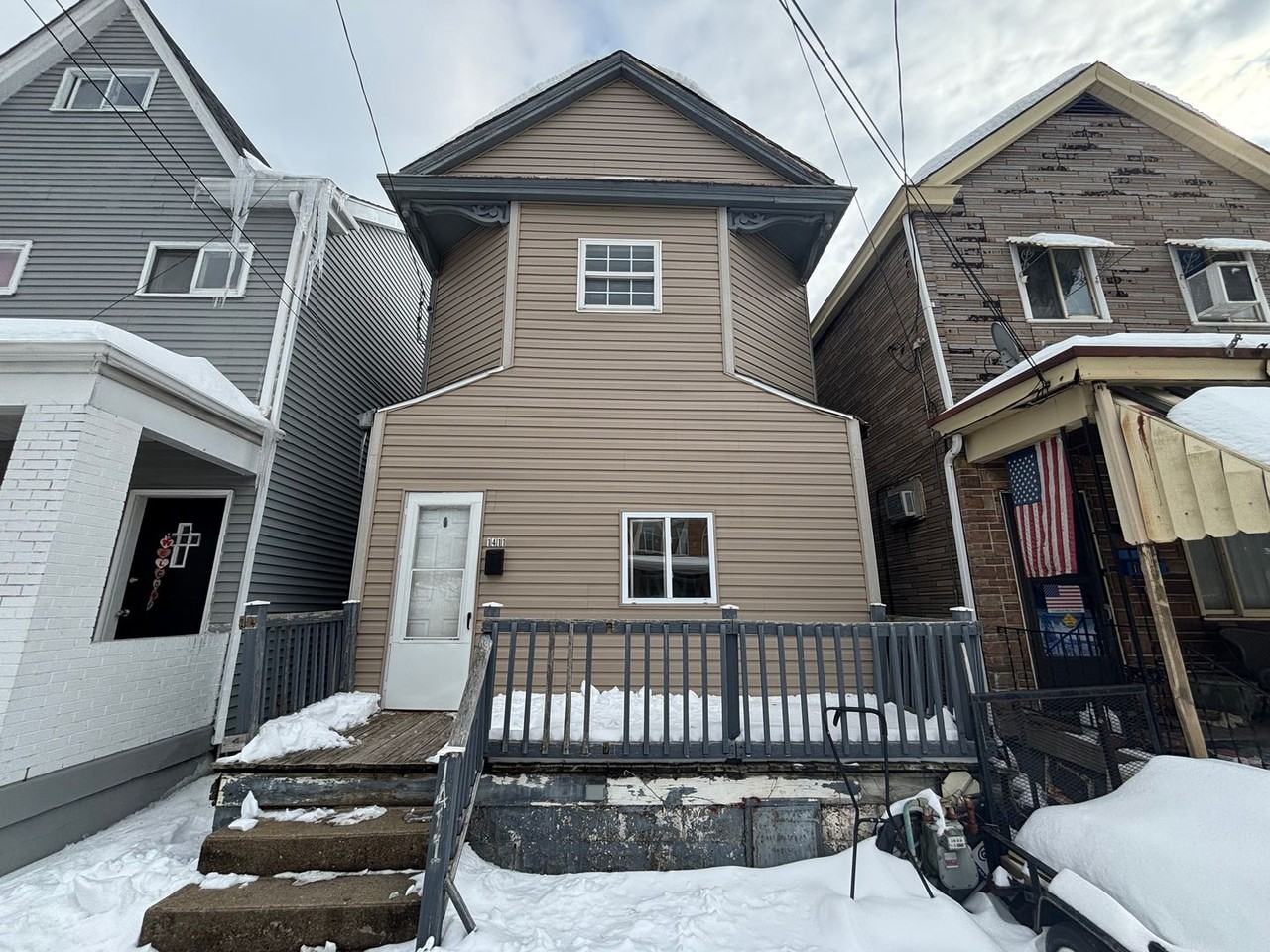 1411 Martha St - Photo 2 of 27