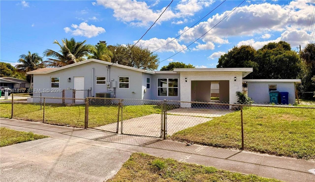 931 Nw 35th Ave - Photo 6 of 16