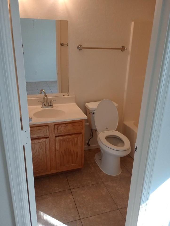 4225 N Montezuma Dr #B - Photo 5 of 9