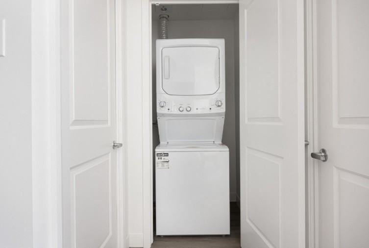 Hughson St. N & King William St #2302 - Photo 3 of 13