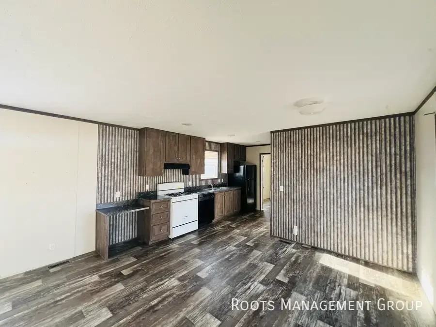 2300 E Philip Ave Trlr 48a #48A - Photo 2 of 14