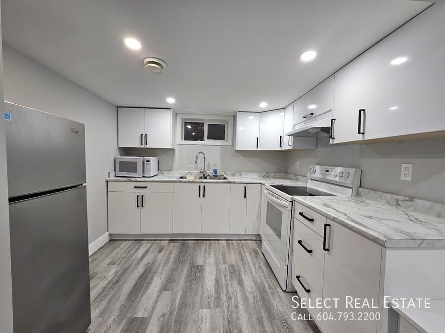 45723 Lewis Ave #B - Photo 2 of 14