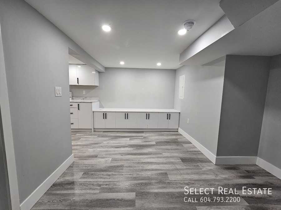 45723 Lewis Ave #B - Photo 4 of 14