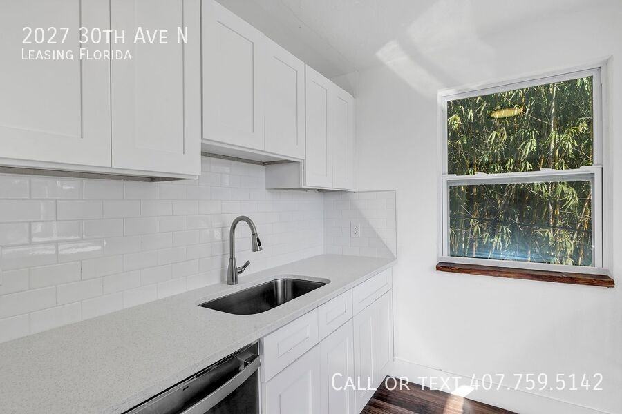 2027 30th Ave N - Photo 7 of 20