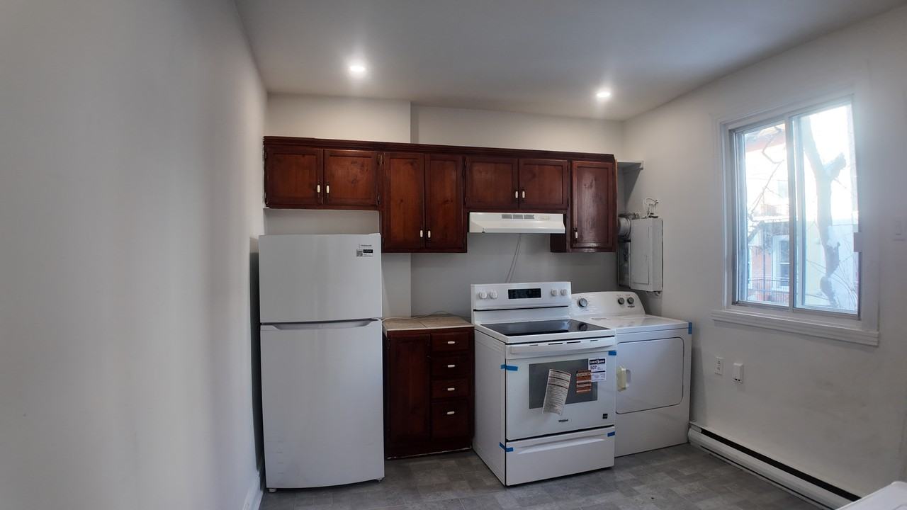 679 Rue Woodland - Photo 3 of 7