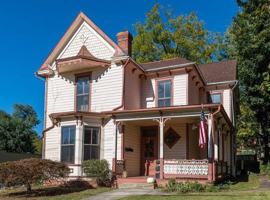 featured image of 826 N Augusta St #5