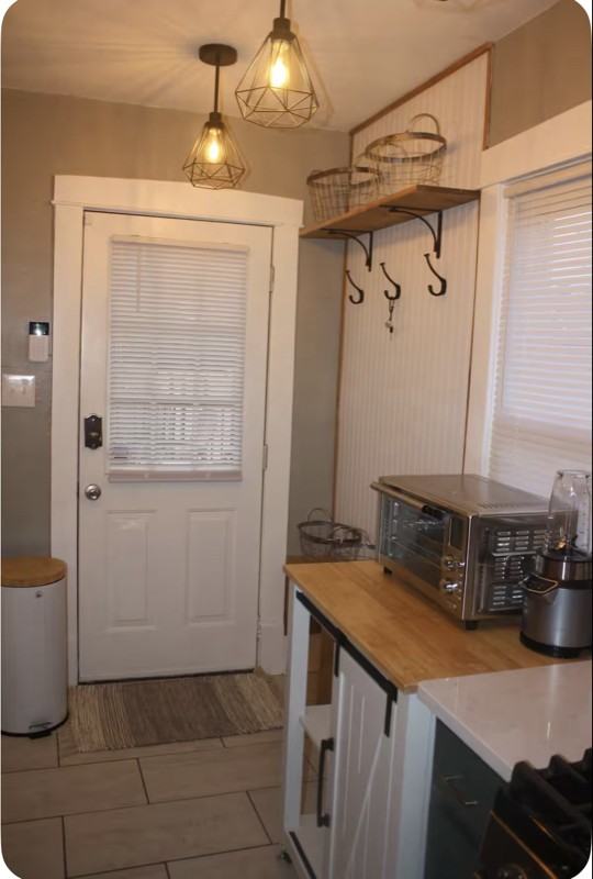 651 Merwin Ave - Photo 5 of 14