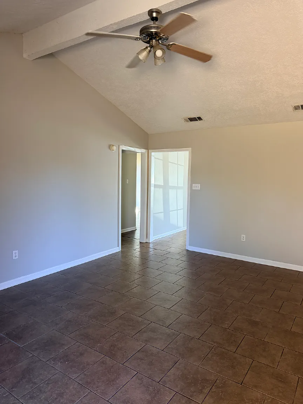 2205 Mustang St - Photo 3 of 10