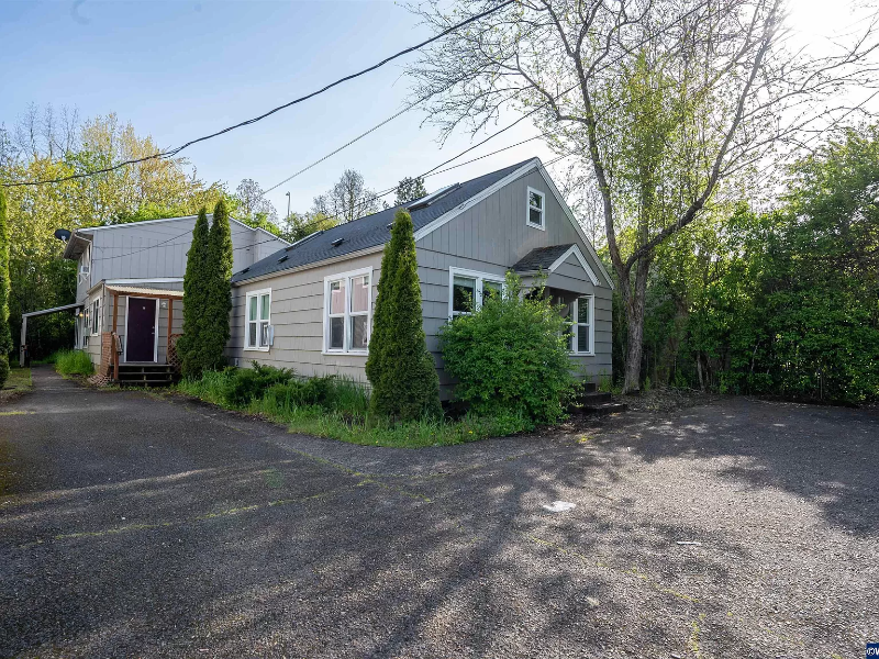 1220 Sw E Ave #B - Photo 2 of 5