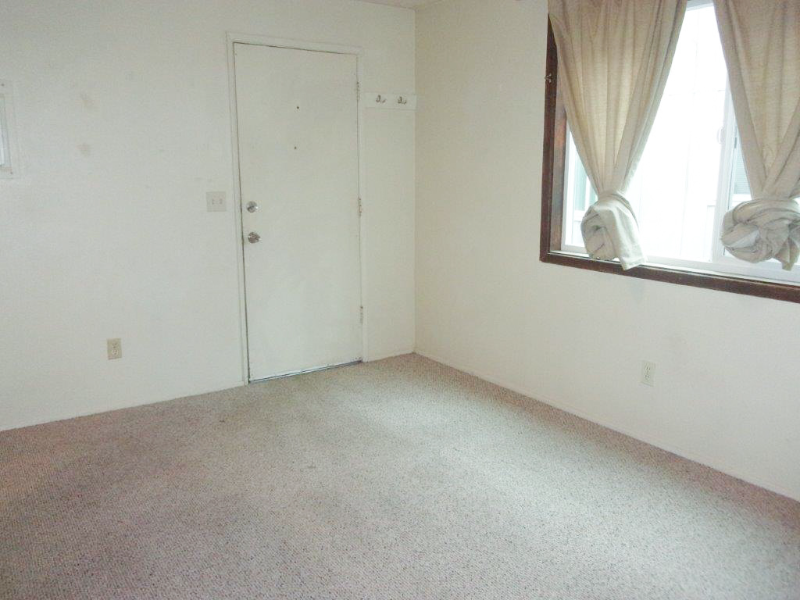 1220 Sw E Ave #B - Photo 3 of 5