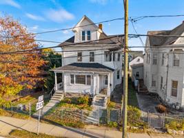 featured image of 912 Bank St #2