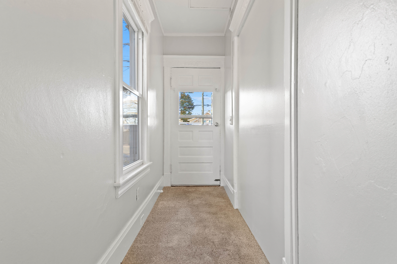 912 Bank St #2 - Photo 6 of 19