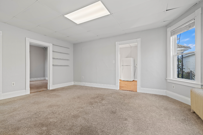 912 Bank St #2 - Photo 7 of 19