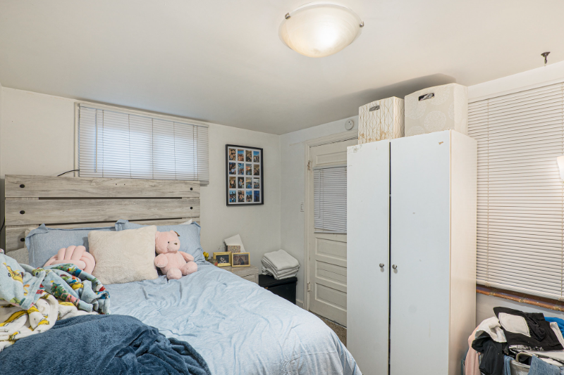 929 11th St #3 - Photo 6 of 11