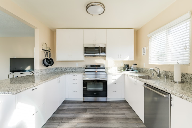 4327 Dawes St - Photo 3 of 10