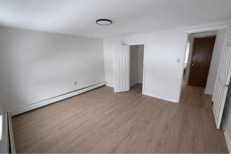 27 Penn St - Photo 5 of 8