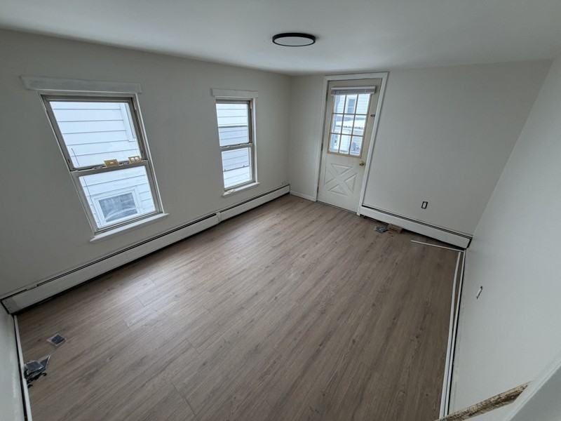 27 Penn St - Photo 7 of 8