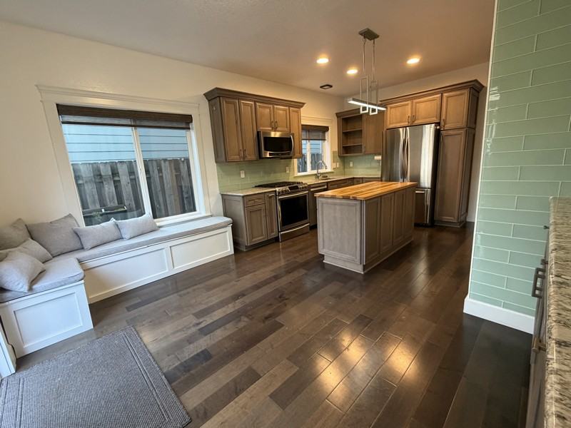 1940 Ne 72nd Ave - Photo 2 of 22