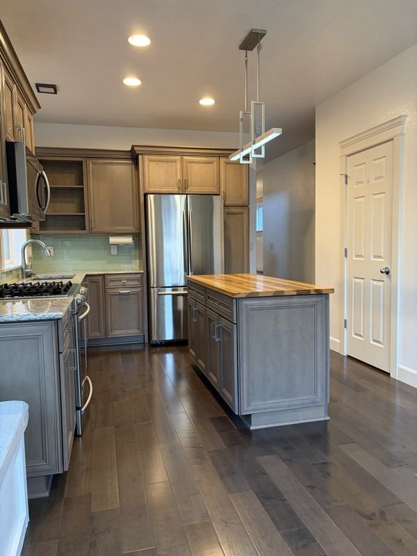 1940 Ne 72nd Ave - Photo 4 of 22