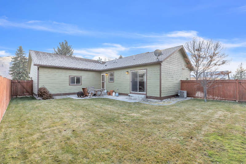 11496 Allomont Dr - Photo 3 of 17