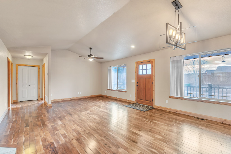 11496 Allomont Dr - Photo 4 of 17