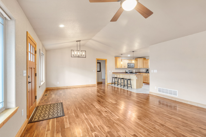 11496 Allomont Dr - Photo 5 of 17