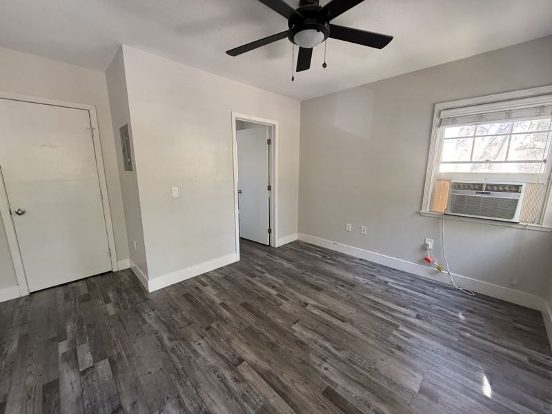 2000 6th St #B - Photo 7 of 15