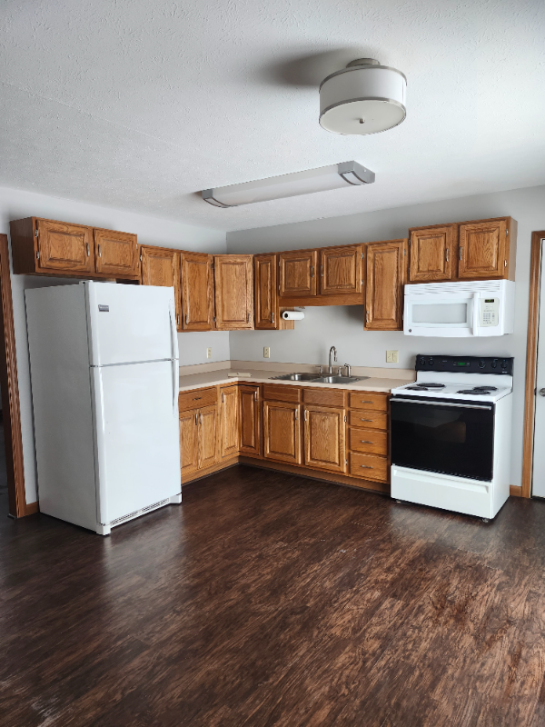 403 W Himes St #A - Photo 3 of 13