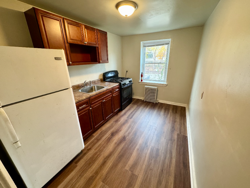 69 Sayers Ave #1stFL - Photo 5 of 9