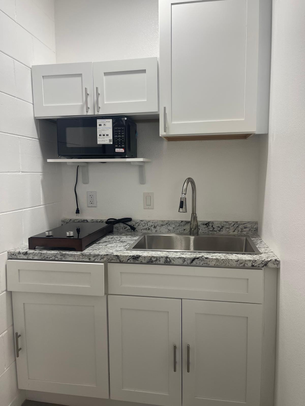 634 Meadowvale Dr - Photo 2 of 5