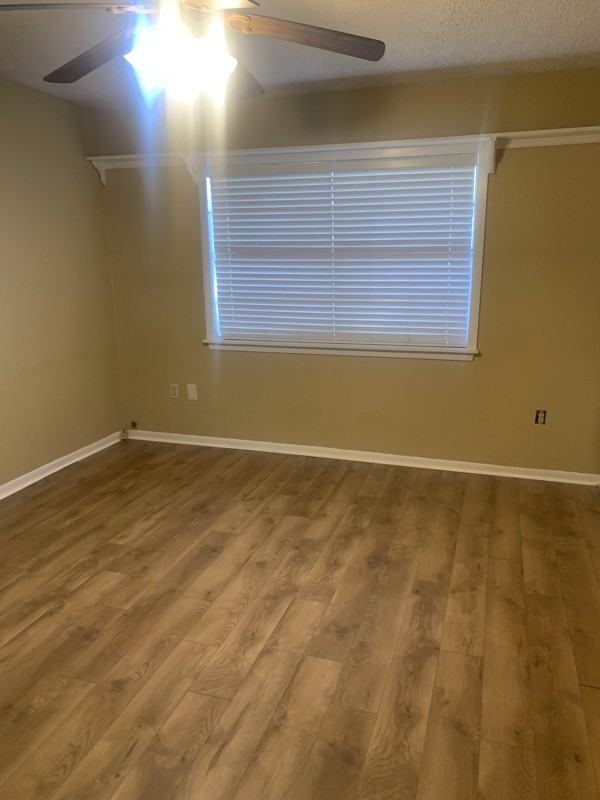 16912 Dahlgren Ave - Photo 2 of 14