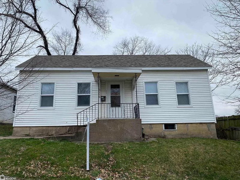 259 S 10th St - Photo 2 of 12