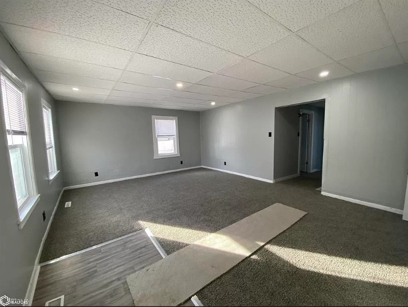 259 S 10th St - Photo 3 of 12