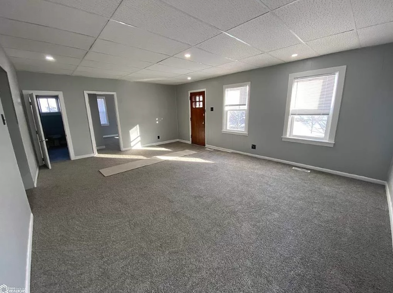 259 S 10th St - Photo 4 of 12