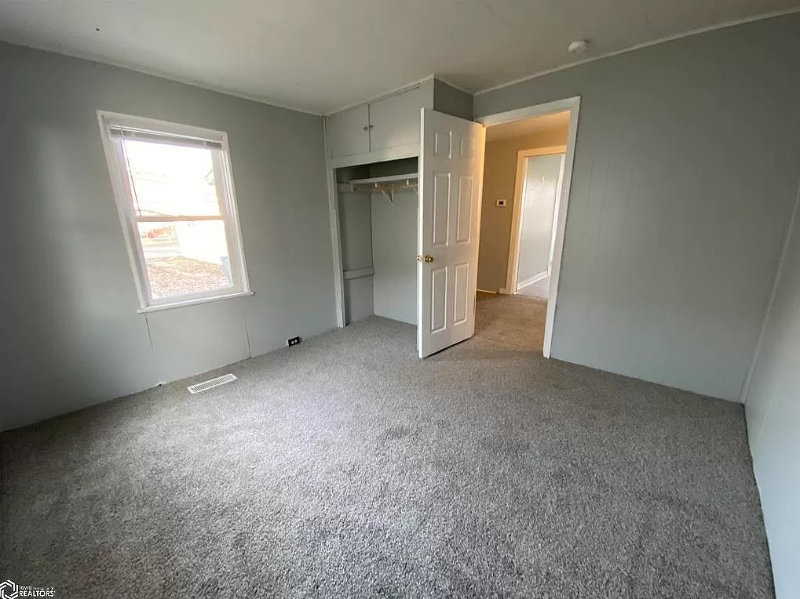 259 S 10th St - Photo 6 of 12