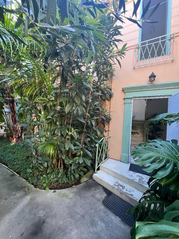 139 S Sweetzer Ave #139 - Photo 2 of 17