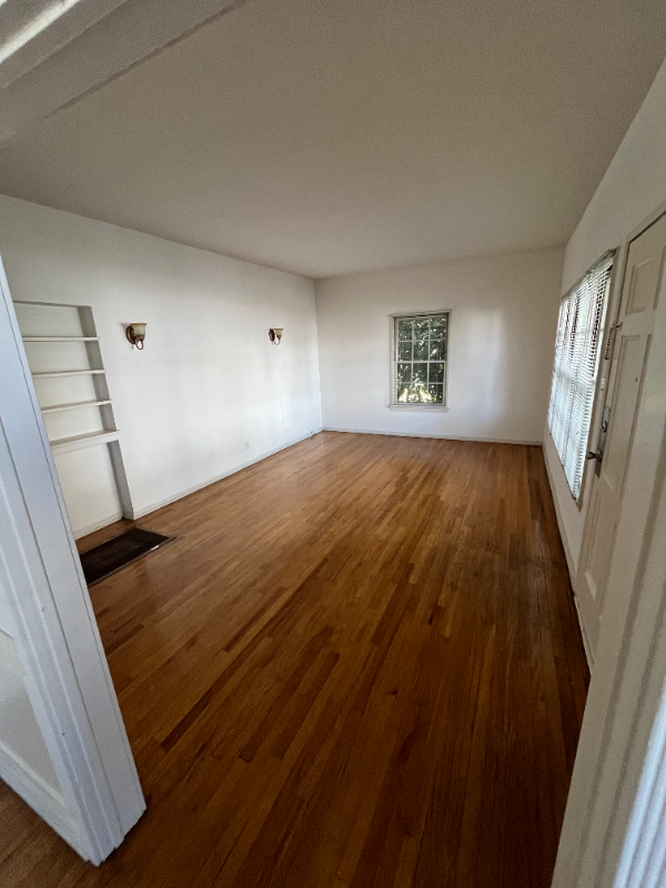 141 1/2 S Sweetzer Ave #141-1-2 - Photo 3 of 20