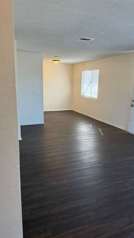 44133 Beech Ave - Photo 2 of 20