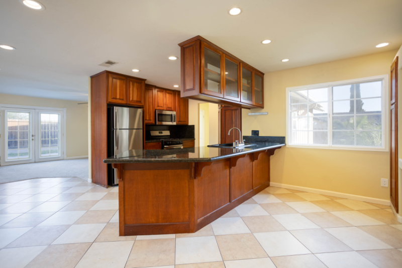 9503 Medina Dr - Photo 4 of 20