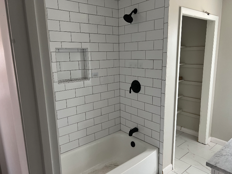 524 Eastway Ave - Photo 5 of 10