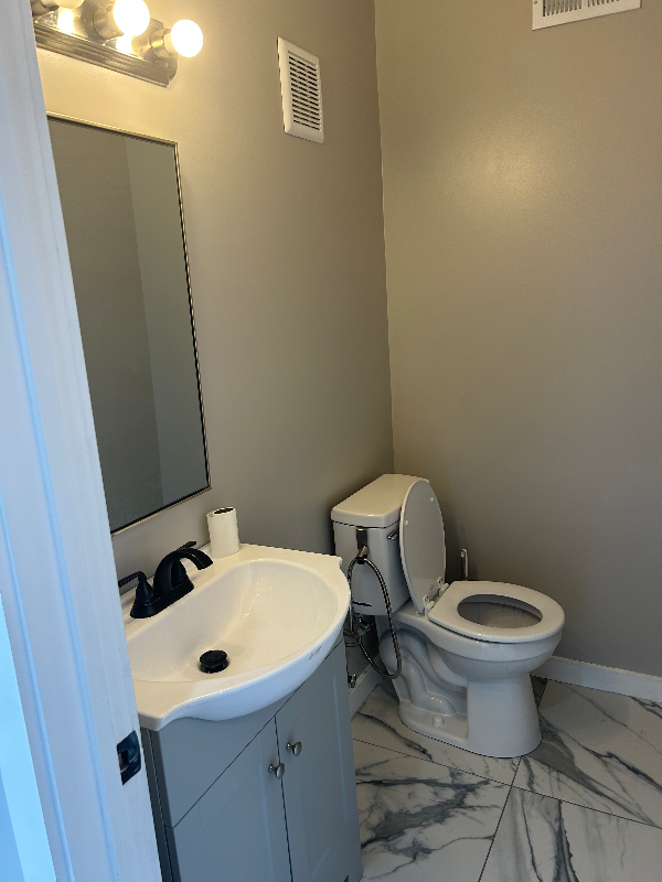 6317 N Norwood St - Photo 2 of 8