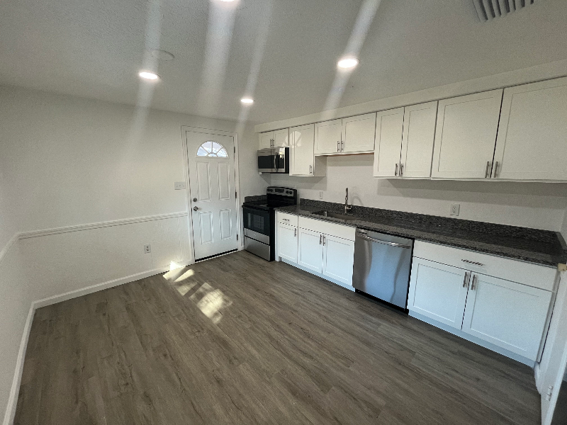 4312 Mesa Dr - Photo 2 of 20